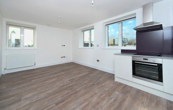 1 Bedroom Flat To Rent In Pearl House, Millennium Place, Bethnal Green, London, E2
