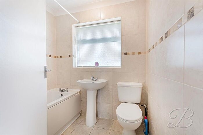 2 Bedroom Detached Bungalow To Rent In Sherwood Avenue, Edwinstowe, Mansfield, NG21