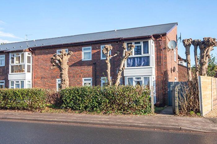 2 Bedroom Flat For Sale In Totton, SO40