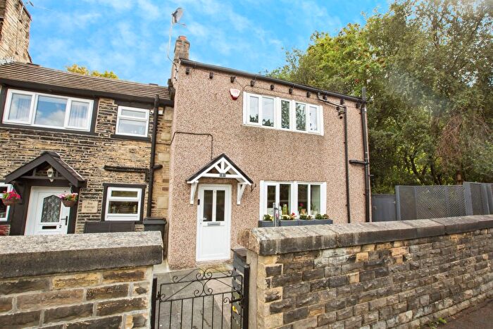 2 Bedroom End Of Terrace House For Sale In Tanhouse Hill, Halifax, HX3