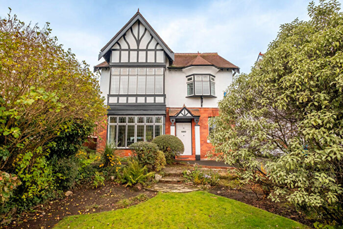 5 Bedroom Detached House For Sale In Clifton Drive, Fairhaven, FY8