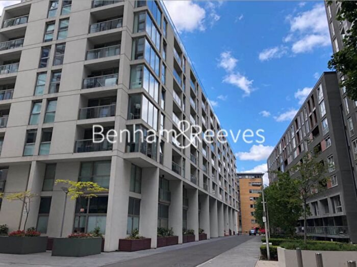1 Bedroom Flat To Rent In Lanterns Way, London, E14