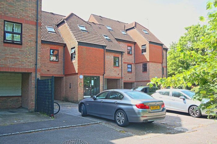 1 Bedroom Flat To Rent In Carmel Close, Mount Hermon Road, Woking, GU22