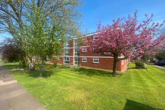 2 Bedroom Flat To Rent In Packington Court, Sutton Coldfield, B74