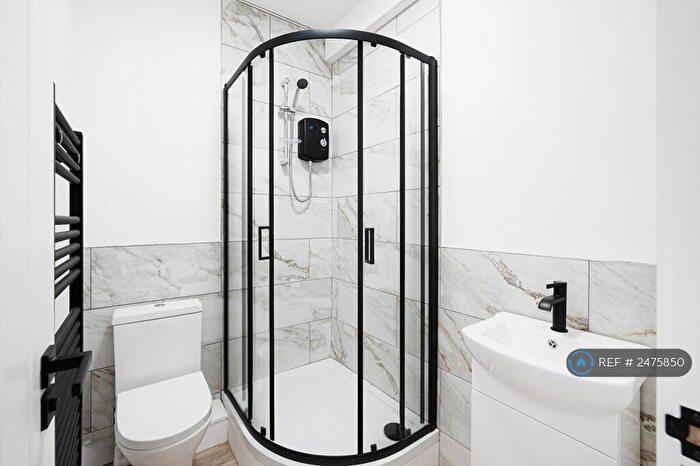 1 Bedroom Flat To Rent In Victoria Road, Swindon, SN1