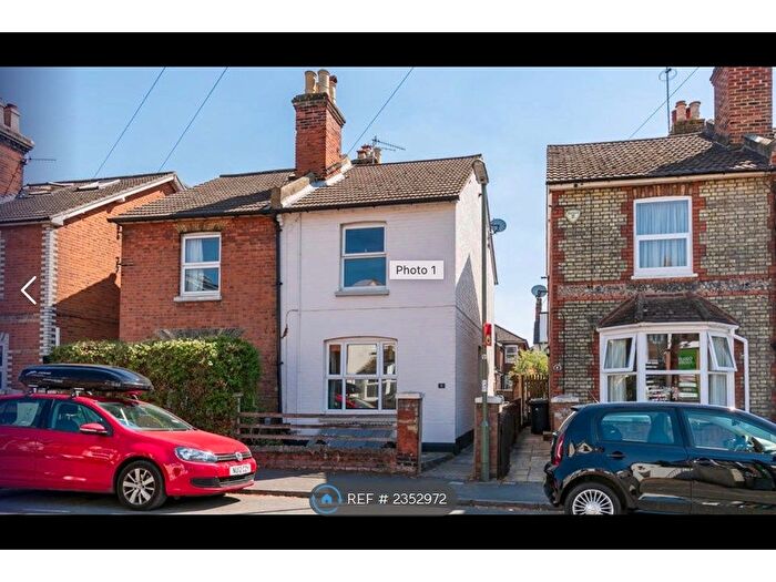 4 Bedroom Semi-Detached House To Rent In Markenfield Road, Guildford, GU1