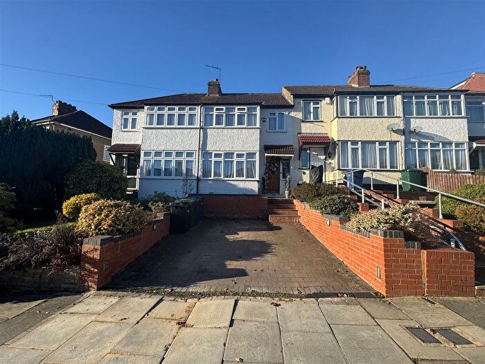 3 Bedroom Terraced House For Sale In Daneland, East Barnet, EN4