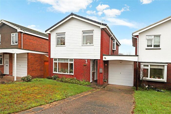 3 Bedroom Detached House For Sale In Wilders Close, Woking, Surrey, GU21
