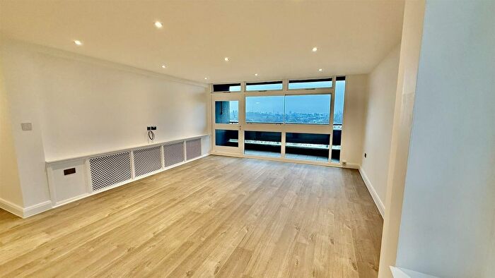 4 Bedroom Flat To Rent In Finchley Road, London, NW8