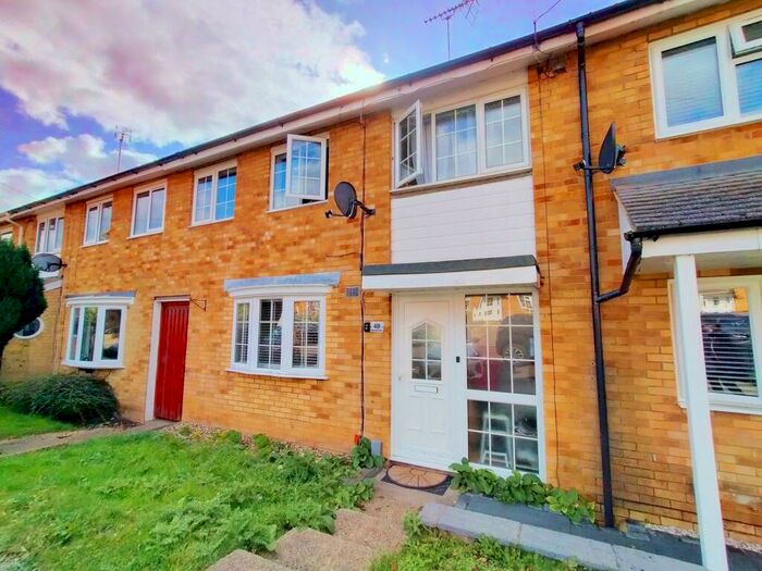 3 Bedroom House To Rent In Featherston Road, Stevenage, SG2