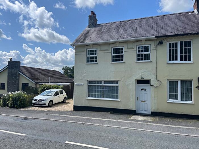 4 Bedroom Semi-Detached House For Sale In Llanwrda, Llanwrda, Carmarthenshire., SA19