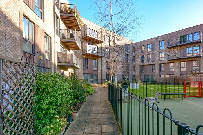2 Bedroom Flat For Sale In Fisher Close, London, SE16