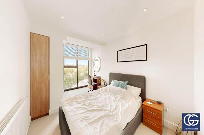 2 Bedroom Apartment To Rent In Charlotte Court, East Barnet Road, London, EN4