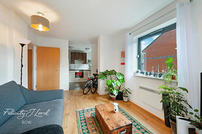1 Bedroom Apartment For Sale In Thomas Fyre Drive, London, E3