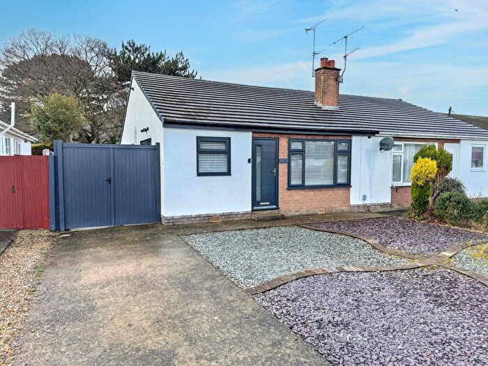 2 Bedroom Semi-Detached Bungalow For Sale In Wentworth Avenue, Abergele, LL22