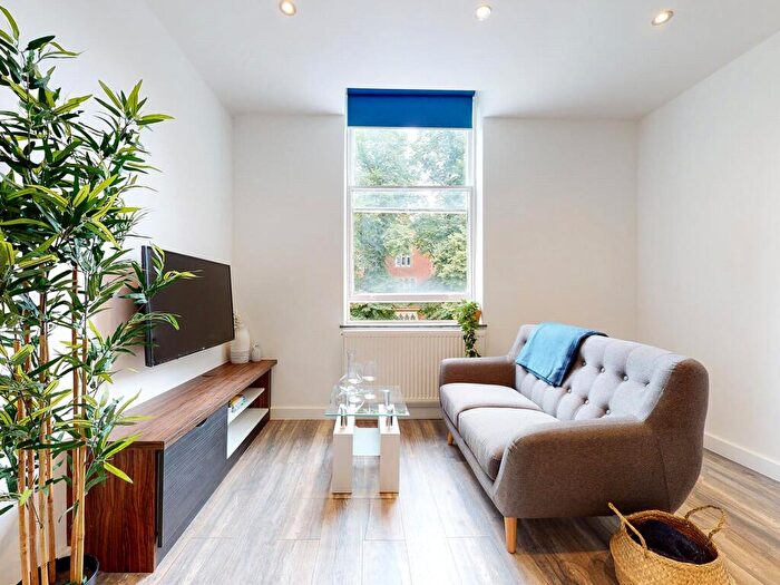 Apartment To Rent In Flat, Hyde Terrace #, LS2