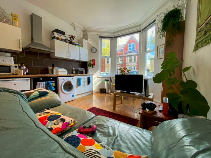 1 Bedroom Flat To Rent In Connaught Road, Roath, CF24