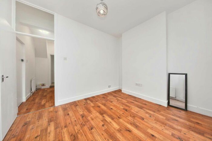 1 Bedroom Flat To Rent In Granville Road, Walthamstow, E17