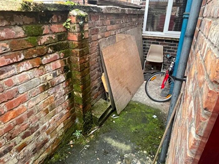 5 Bedroom Private Hall To Rent In Standish Road (), Fallowfield, Manchester, M14