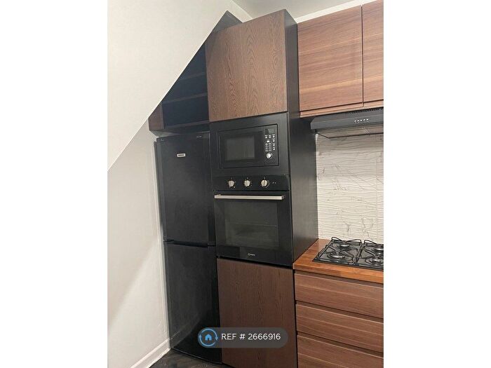 2 Bedroom Terraced House To Rent In Bolton, Bolton, BL3