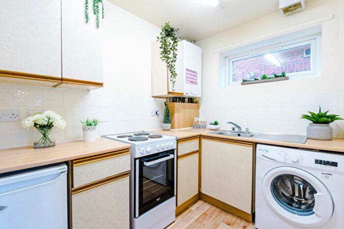 1 Bedroom Terraced House To Rent In Saturn Grove, Salford, M6