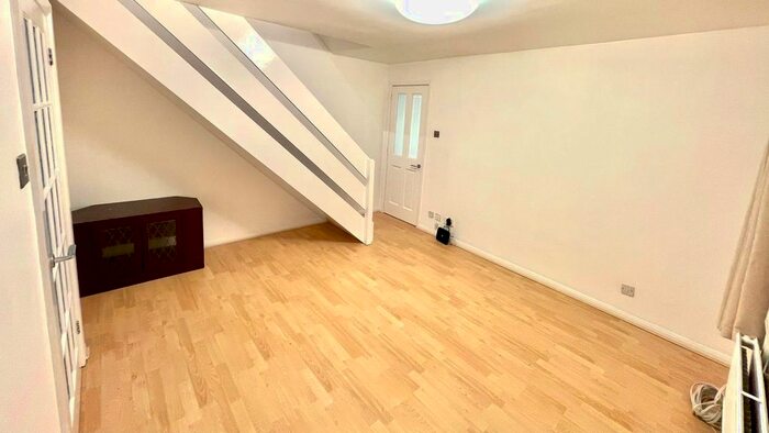 1 Bedroom End Of Terrace House To Rent In Dacre Close, Greenford, UB6