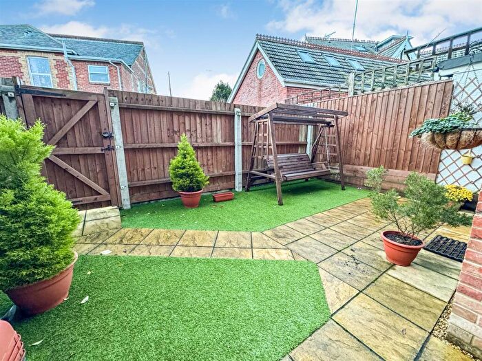 1 Bedroom Apartment For Sale In - The Crescent, Bournemouth, BH1