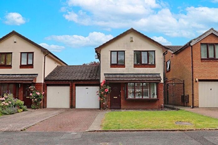 3 Bedroom Link Detached House For Sale In Watkins Drive, Prestwich, M25