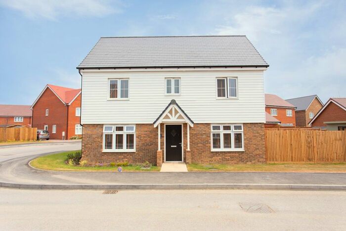 3 Bedroom Detached House For Sale In Butterfield Way, Ash, CT3