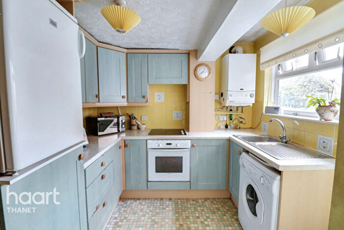 2 Bedroom Semi-Detached House For Sale In Beacon Road, Broadstairs, CT10