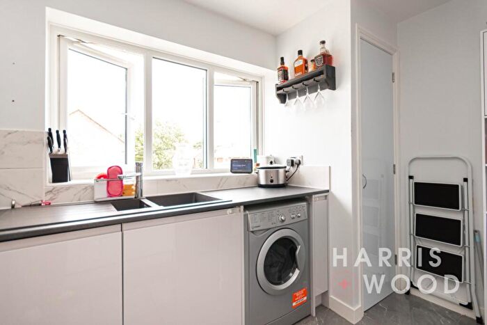 2 Bedroom Apartment For Sale In Walnut Tree Way, Colchester, Essex, CO2