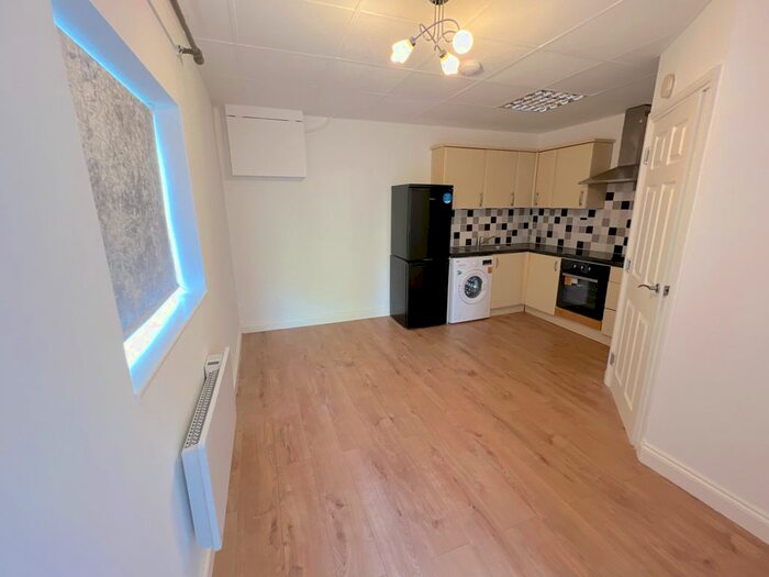 1 Bedroom Flat To Rent In Athol Road, Walsgrave, Coventry, CV2