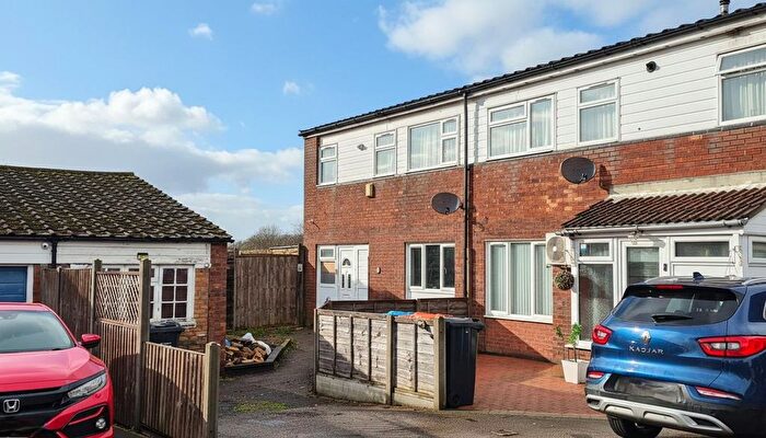 3 Bedroom Semi Detached House For Sale In Akerman Close, Greenleys, Milton Keynes, MK12