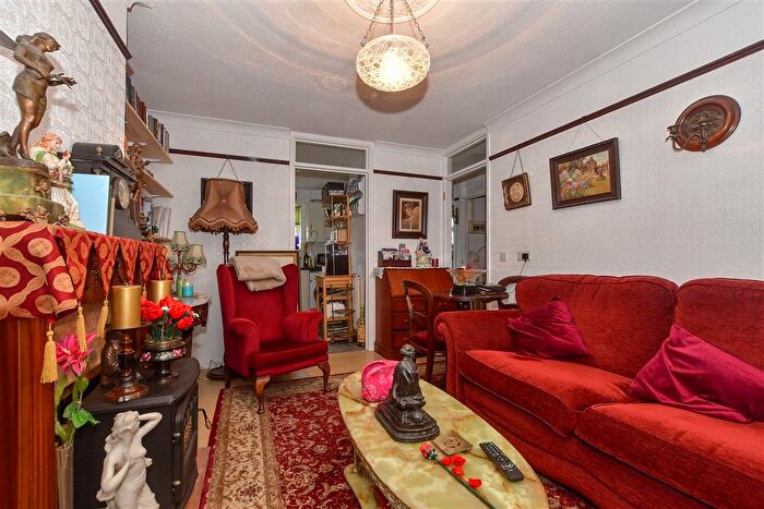 1 Bedroom Semi-Detached Bungalow For Sale In Cygnet Way, Ashford, Kent, TN23