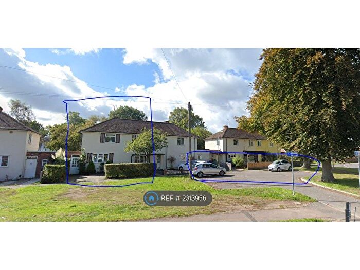 3 Bedroom Semi-Detached House To Rent In Birchett Road, Farnborough, GU14