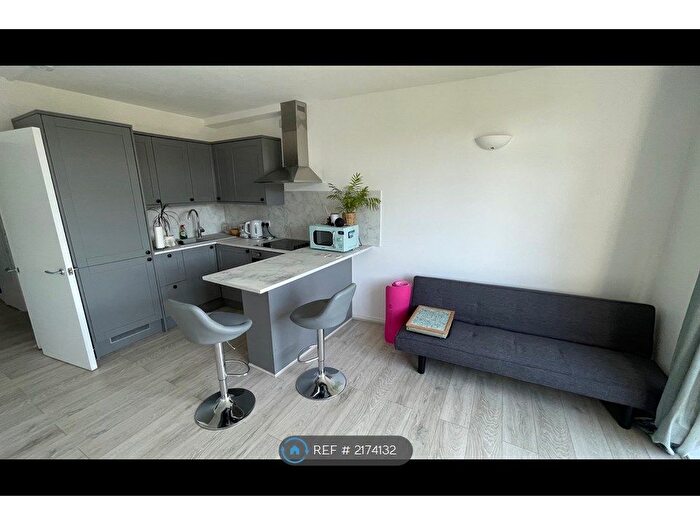 1 Bedroom Flat To Rent In Upper Richmond Road, London, SW15