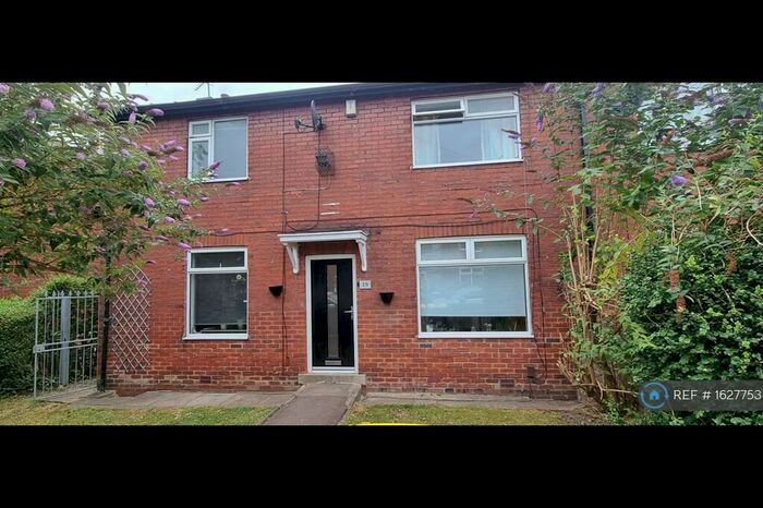 4 Bedroom Semi-Detached House To Rent In Langdale Gardens, Leeds, LS6