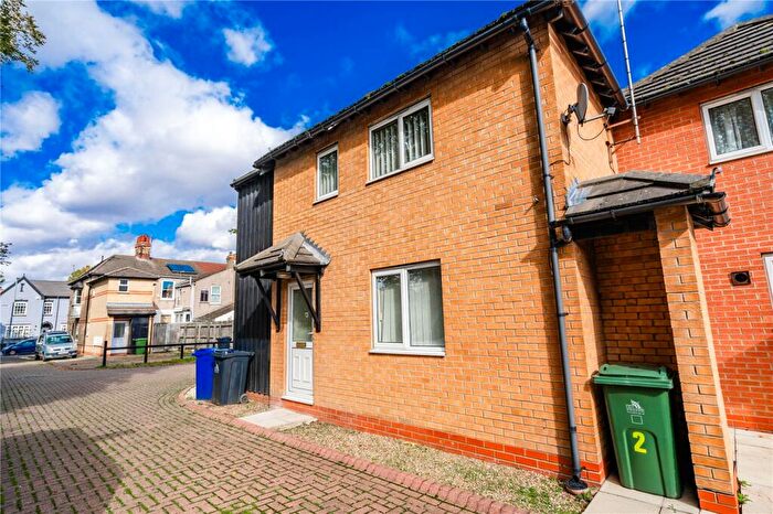 1 Bedroom Maisonette To Rent In Intax Mews, Welholme Road, Grimsby, Ne Lincolnshire, DN32
