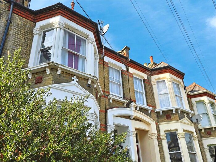 3 Bedroom Terraced House For Sale In Waller Road, London, SE14