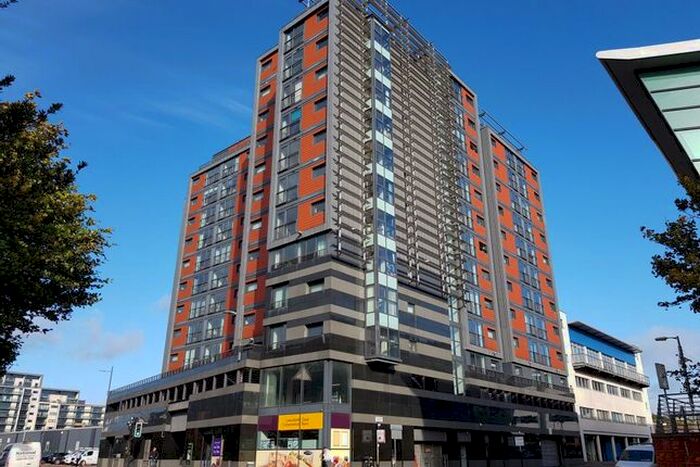 2 Bedroom Flat To Rent In Lancefield Quay, Glasgow, G3