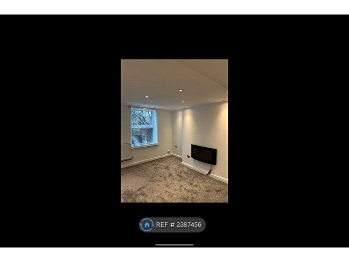 1 Bedroom Terraced House To Rent In Manchester Road, Huddersfield, HD4