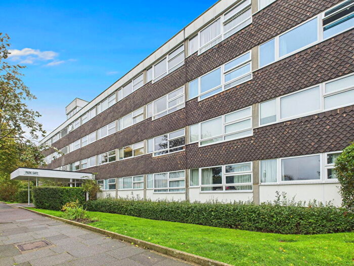 3 Bedroom Flat For Sale In Somerhill Road, Hove, BN3