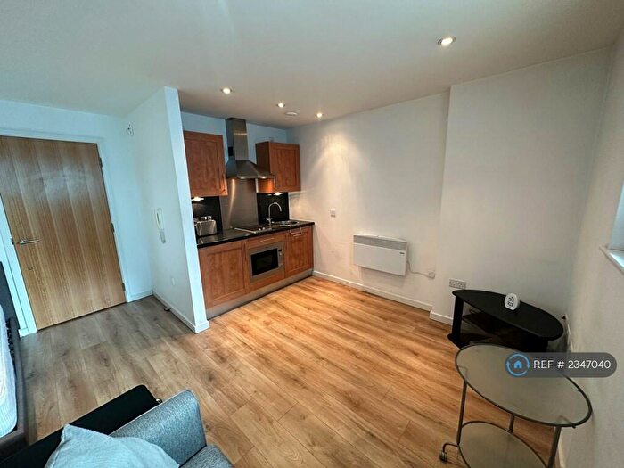 1 Bedroom Flat To Rent In The Gateway North, Leeds, LS9