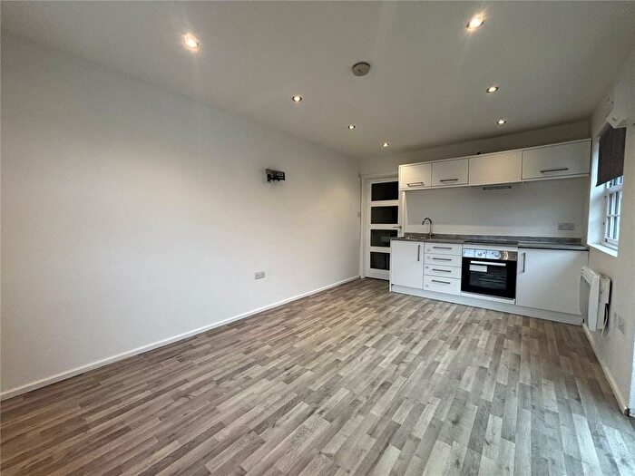 Studio To Rent In Queens Road, Weybridge, Surrey, KT13