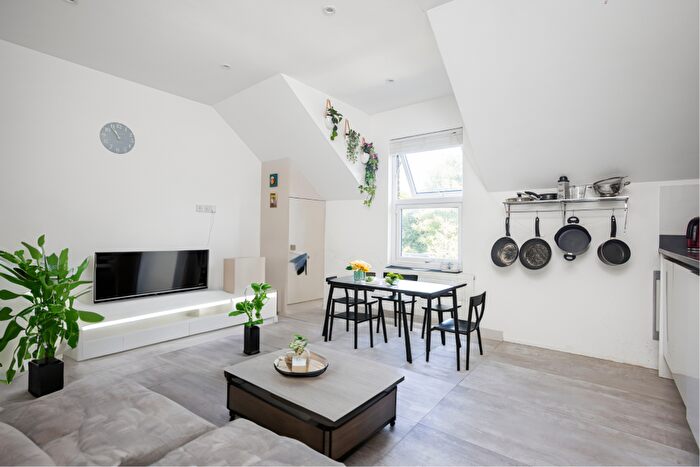 2 Bedroom Flat For Sale In Croham Road, South Croydon, CR2