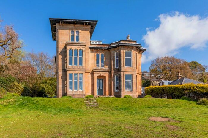 2 Bedroom Flat For Sale In Shore Road, Helensburgh, G84