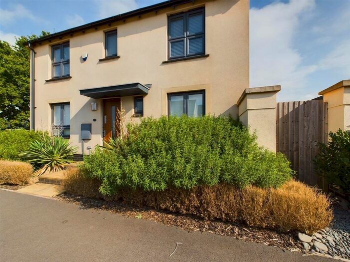 3 Bedroom Property To Rent In Alexander Road, Frenchay, Bristol, BS16