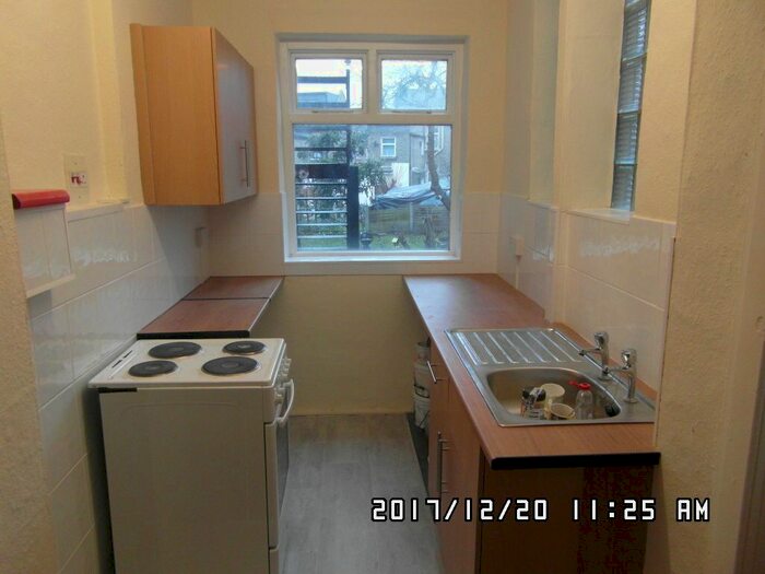 Studio To Rent In Fairlop Rd, Leytonstone, E11