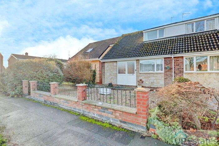 3 Bedroom Semi Detached House For Sale In Firs Drive, Rugby, CV22