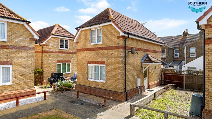 1 Bedroom Semi Detached House For Sale In Unity Street, Sheerness, ME12
